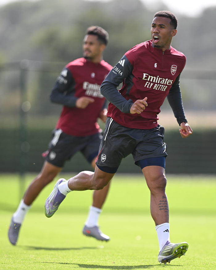 爱游戏电子关于阿森纳发布备战花絮，今夜伤情更新，英超任务艰巨，医务组通报恢复的信息