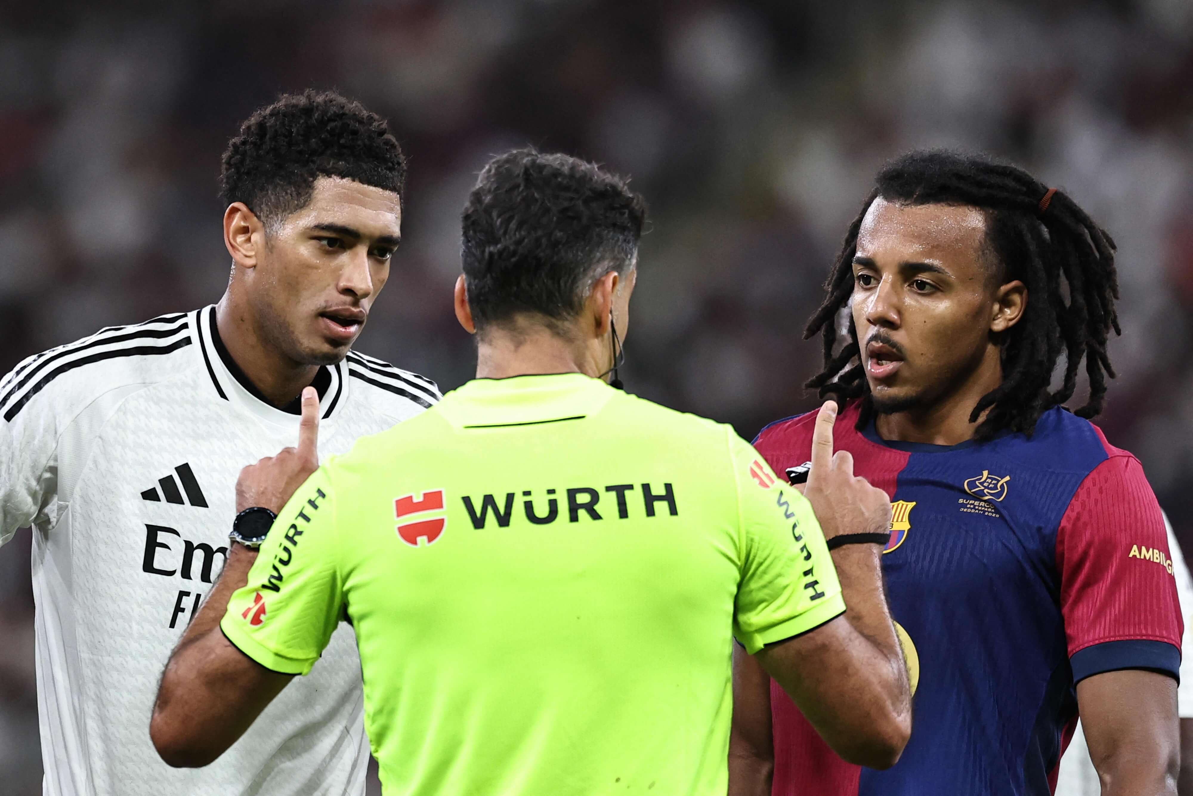 爱游戏体育平台关于赛地聚焦——国王杯加时末段热度飙升，纽卡斯尔迎来里程碑，赛场秩序良好，更衣室氛围转暖的信息