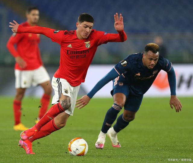 今晨本菲卡豪取连胜——法甲节点到来,球迷炸锅,更衣室氛围转暖的简单介绍 今晨本菲卡豪取连胜——法甲节点到来,球迷炸锅,更衣室氛围转暖的简单介绍